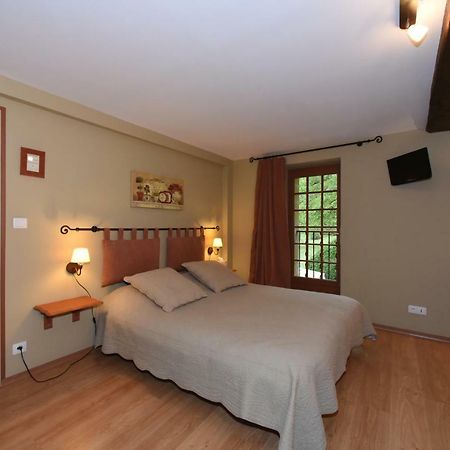 Hotel La Corrérie Les Grandes-Armoises Esterno foto